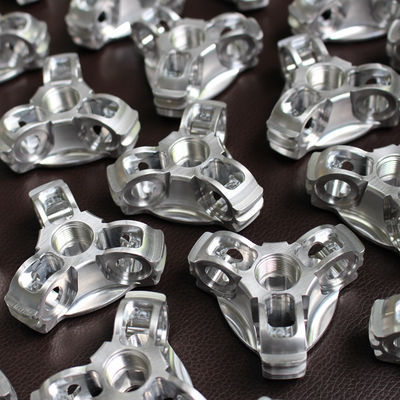 Mekanik Yüksek Hassasiyetli CNC Alüminyum Parçalar CNC Torna İşlenmiş İşlem