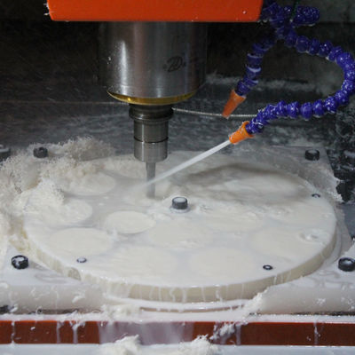 Özelleştirilmiş Mekanik CNC Plastik PP Parçaları Zımparalama Kumlama Yüzey İşlemi